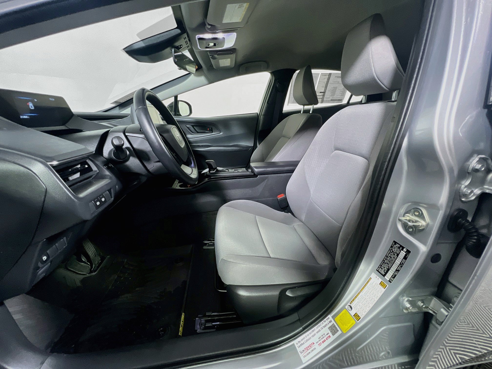 Used 2024 Toyota Prius LE FWD image 14