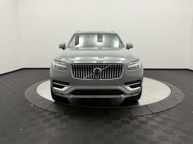 Certified 2025 Volvo XC90 B6 Plus image 2