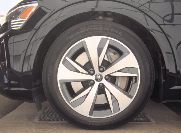 Used 2024 Audi Q8 e-tron Premium AWD/4WD image 13