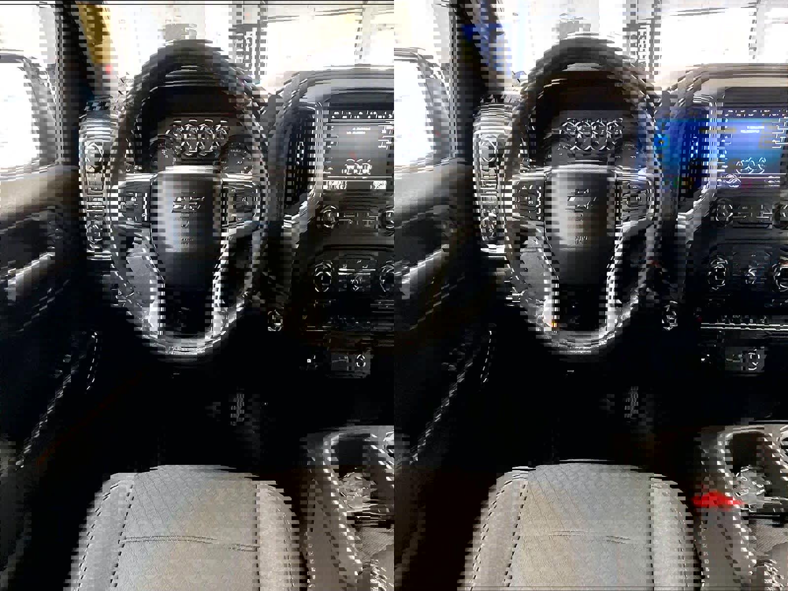 Used 2020 Chevrolet Silverado 1500 RST w/ All-Star Edition AWD/4WD image 17