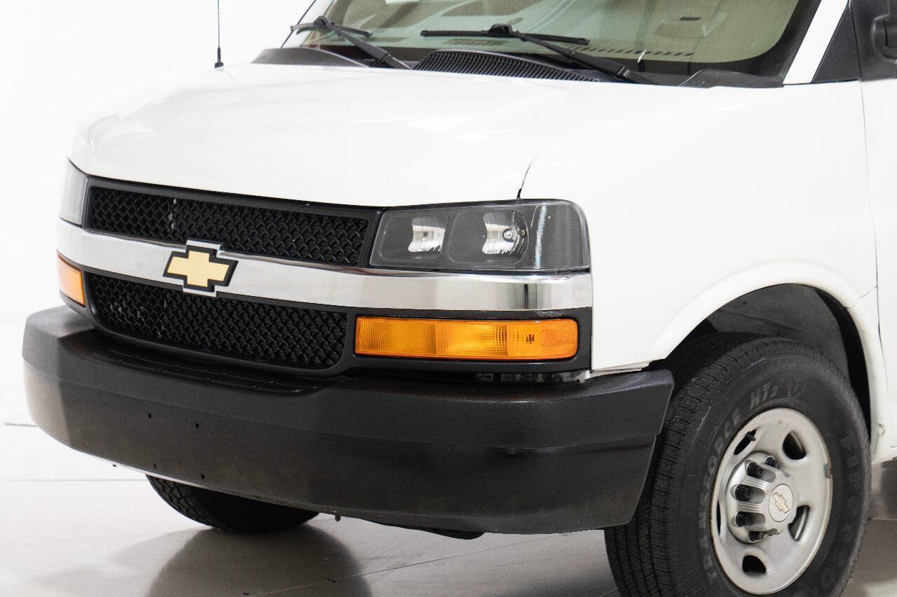Used 2021 Chevrolet Express 2500 w/ Driver Convenience Package RWD image 11