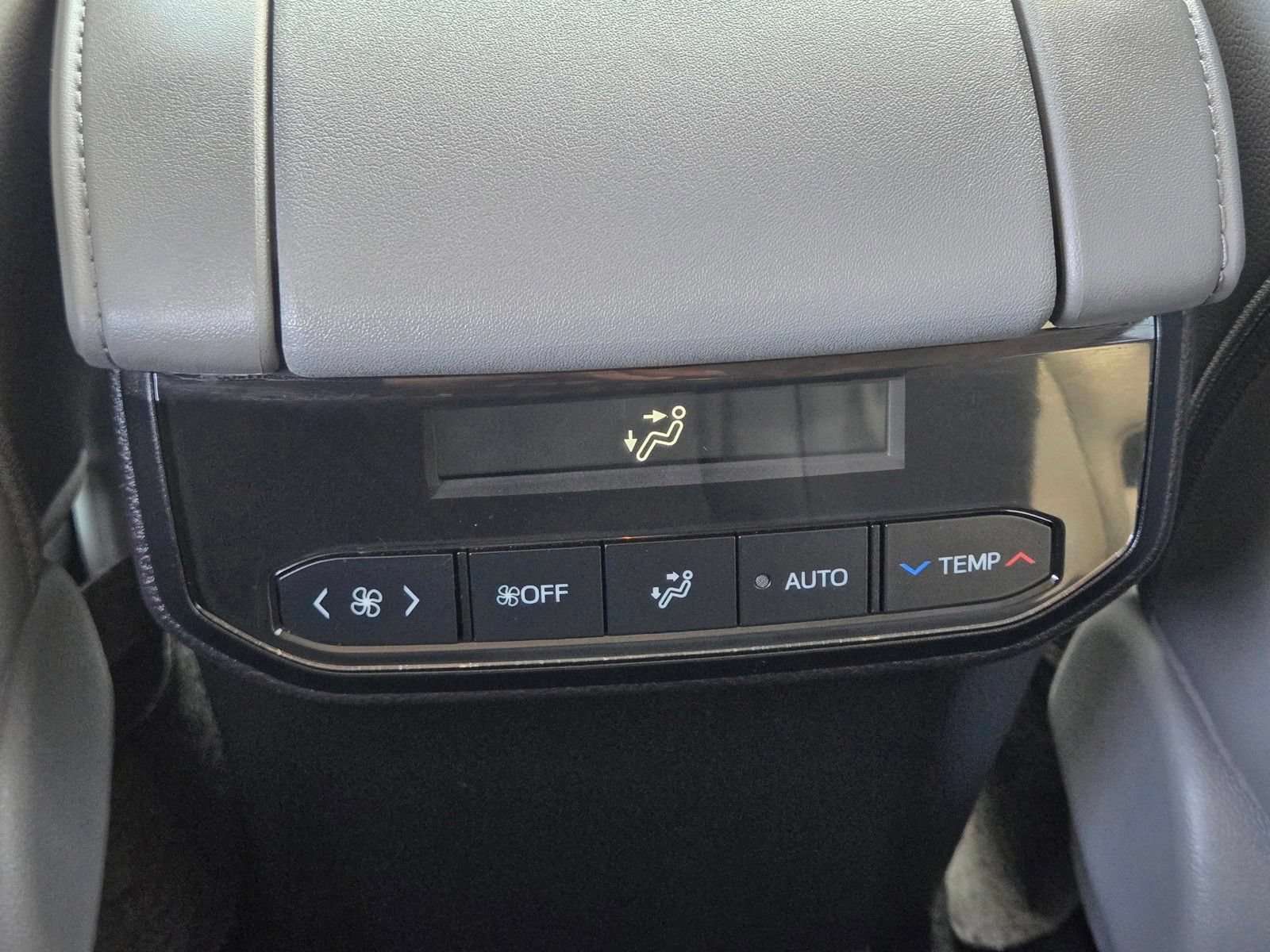 Used 2023 Toyota Highlander Limited FWD image 20