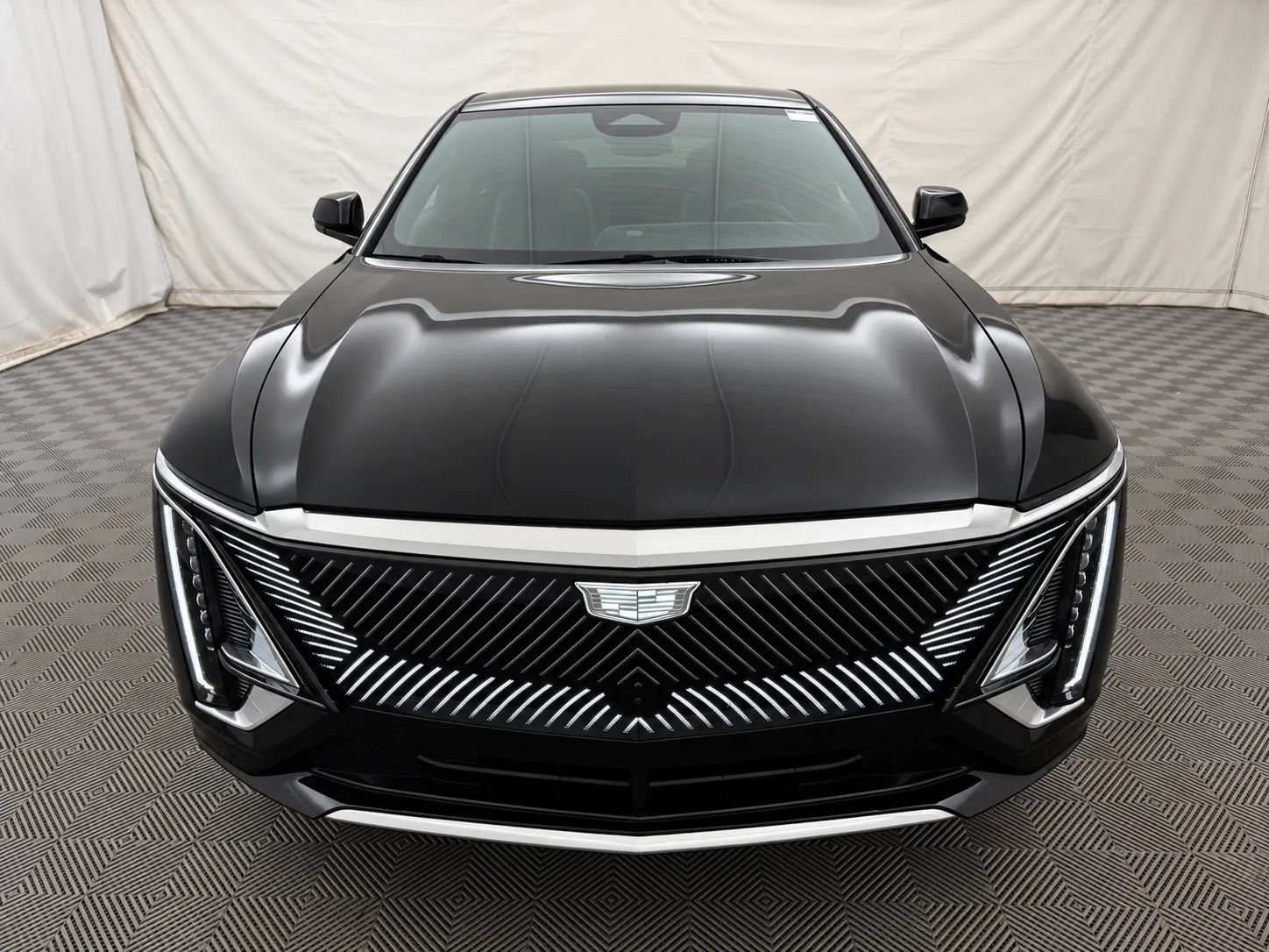 Used 2024 Cadillac Lyriq Tech w/ Driver Assist Package AWD/4WD image 3