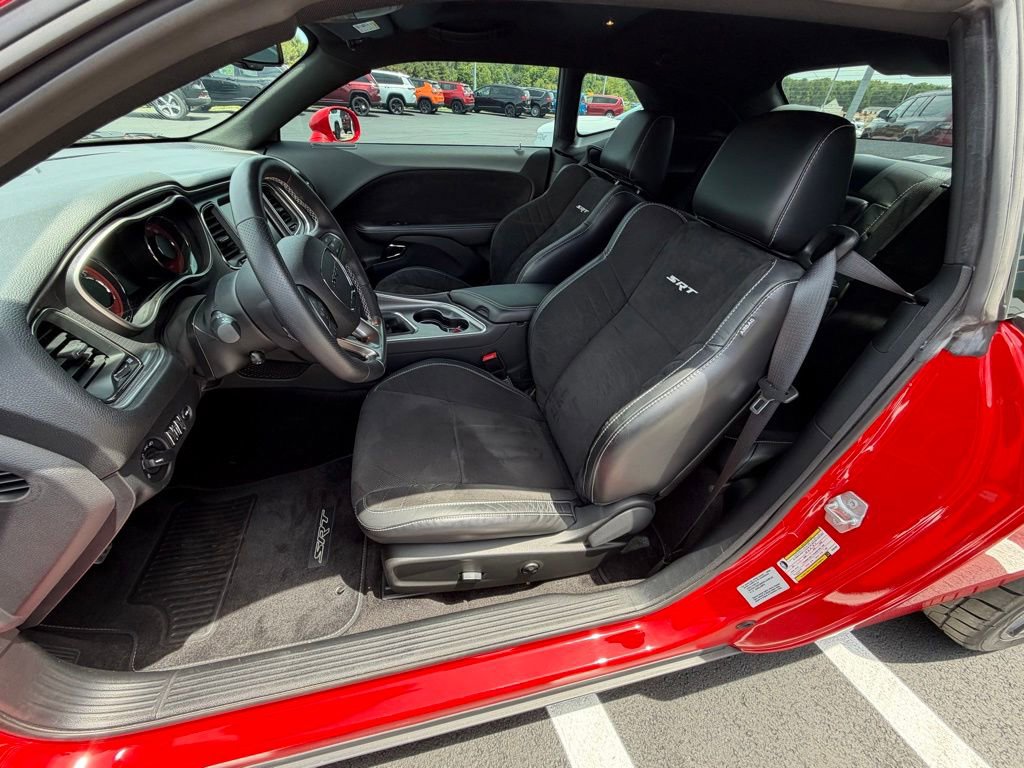 Used 2015 Dodge Challenger SRT Hellcat RWD image 2