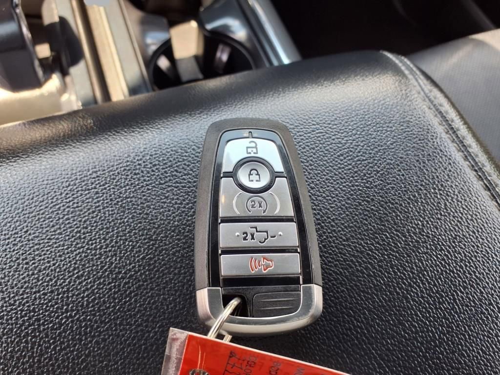 Used 2022 Ford F150 Lariat w/ Equipment Group 502A High image 10