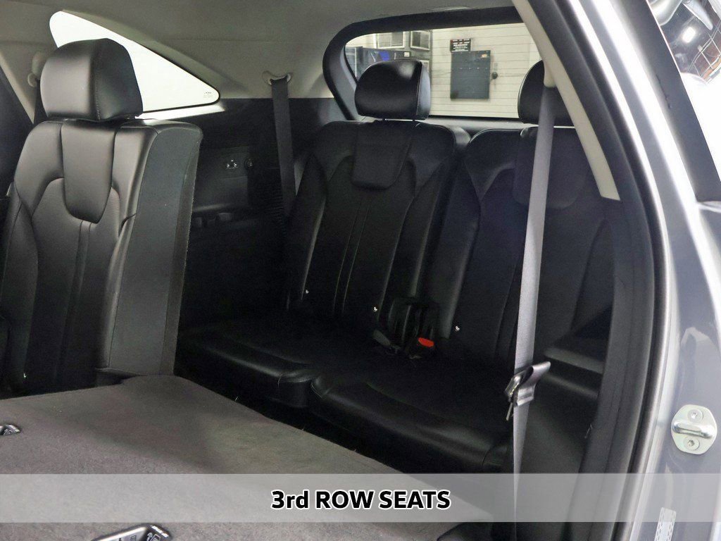 Used 2024 Kia Sorento S image 8