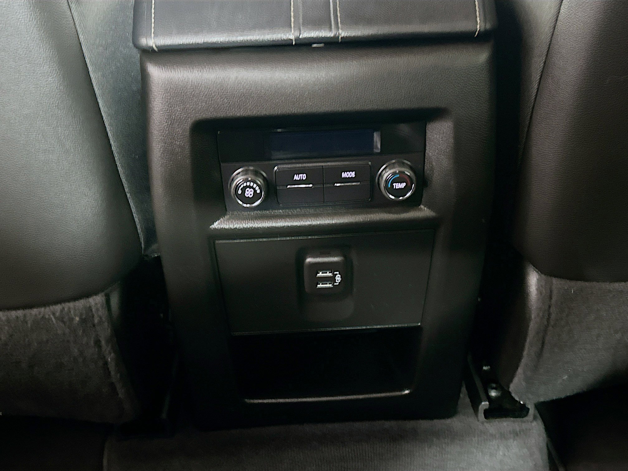 Used 2023 Chevrolet Traverse LT w/ Rear Camera Mirror Package image 26