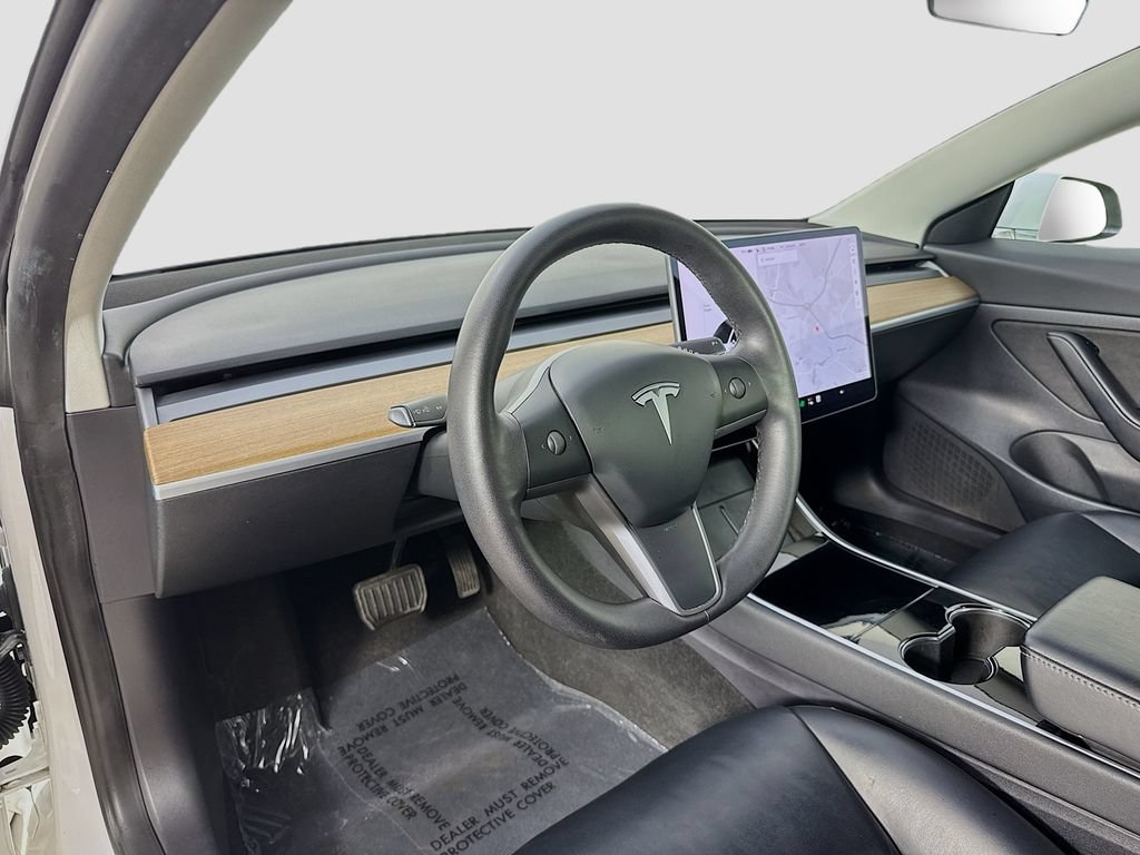 Used 2020 Tesla Model 3 Standard Range RWD image 10