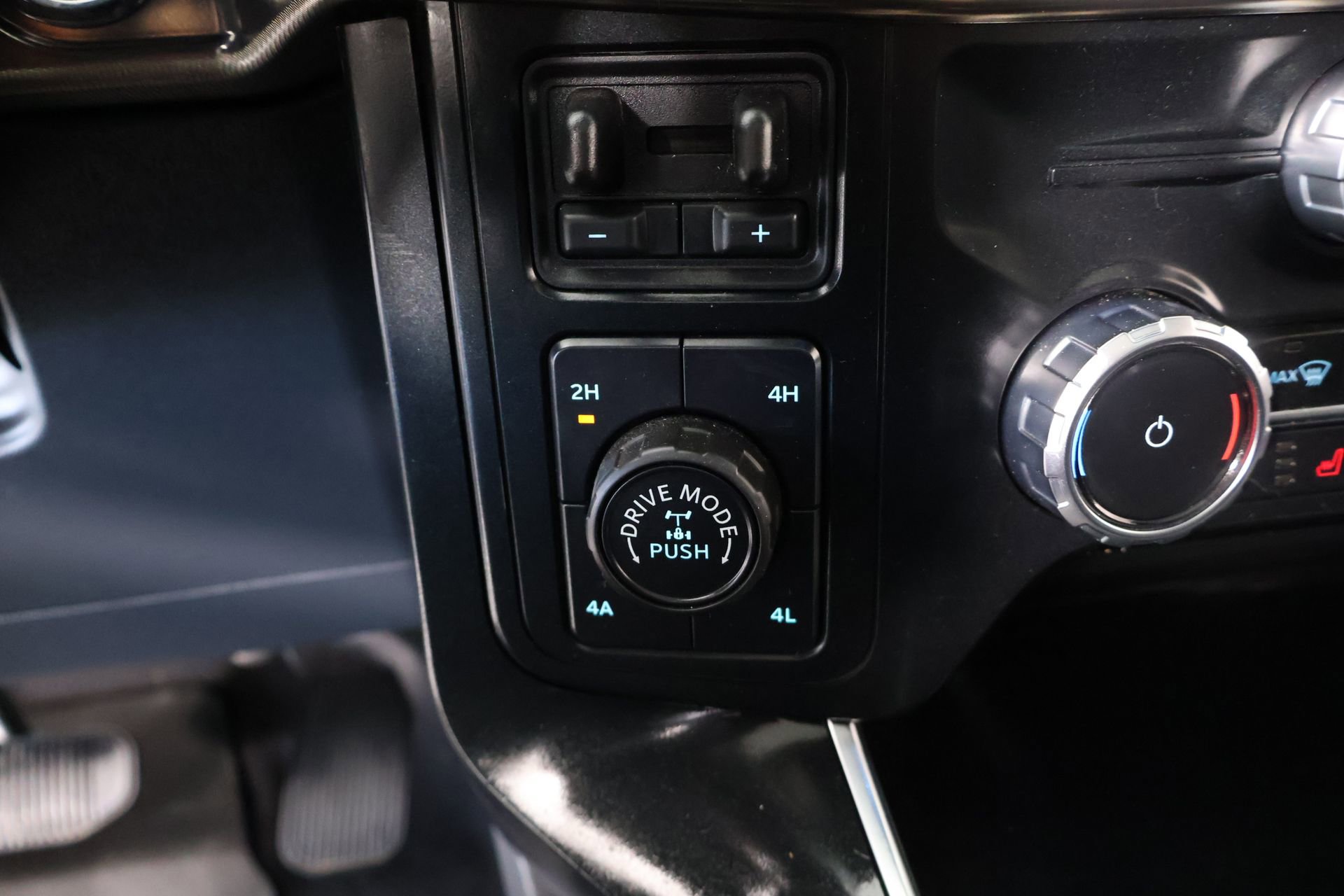 Used 2023 Ford F150 Raptor AWD/4WD image 9
