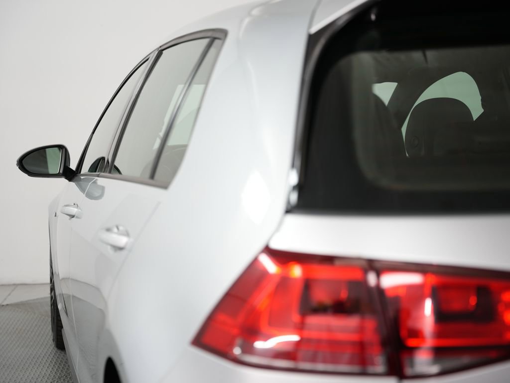 Used 2015 Volkswagen GTI SE FWD image 61