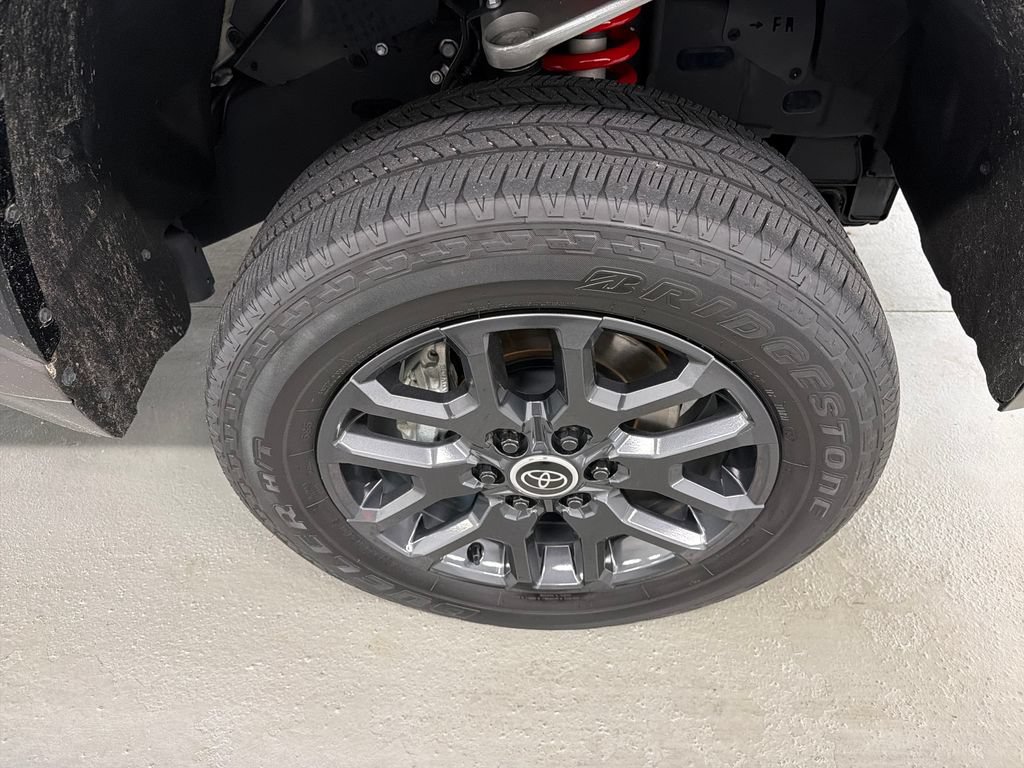 Used 2024 Toyota Tundra Platinum AWD/4WD image 4