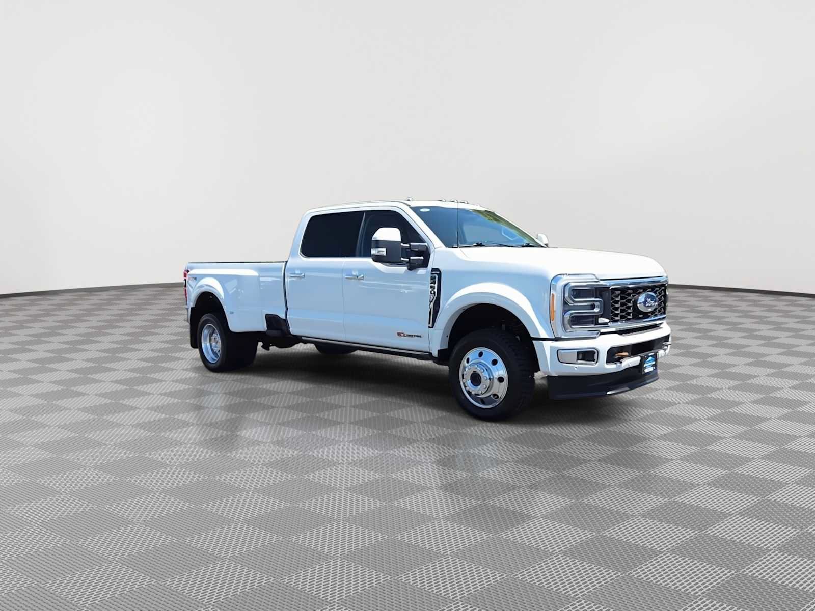 Used 2023 Ford F450 Limited w/ FX4 Off-Road Package AWD/4WD image 2