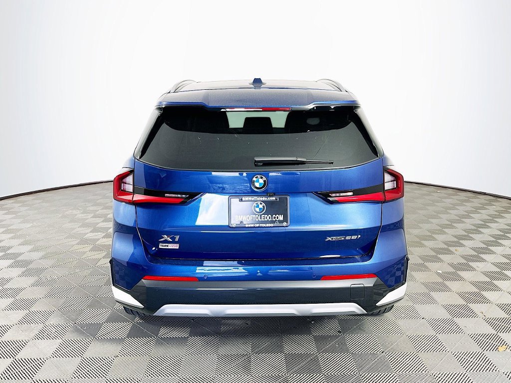 Used 2025 BMW X1 xDrive28i AWD/4WD image 8