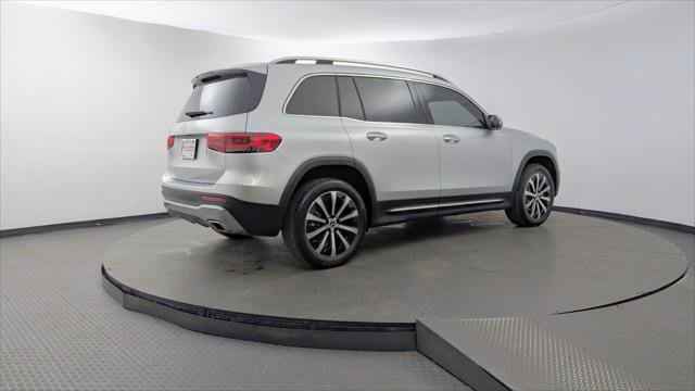 Used 2021 Mercedes-Benz GLB 250 w/ Premium Package image 8