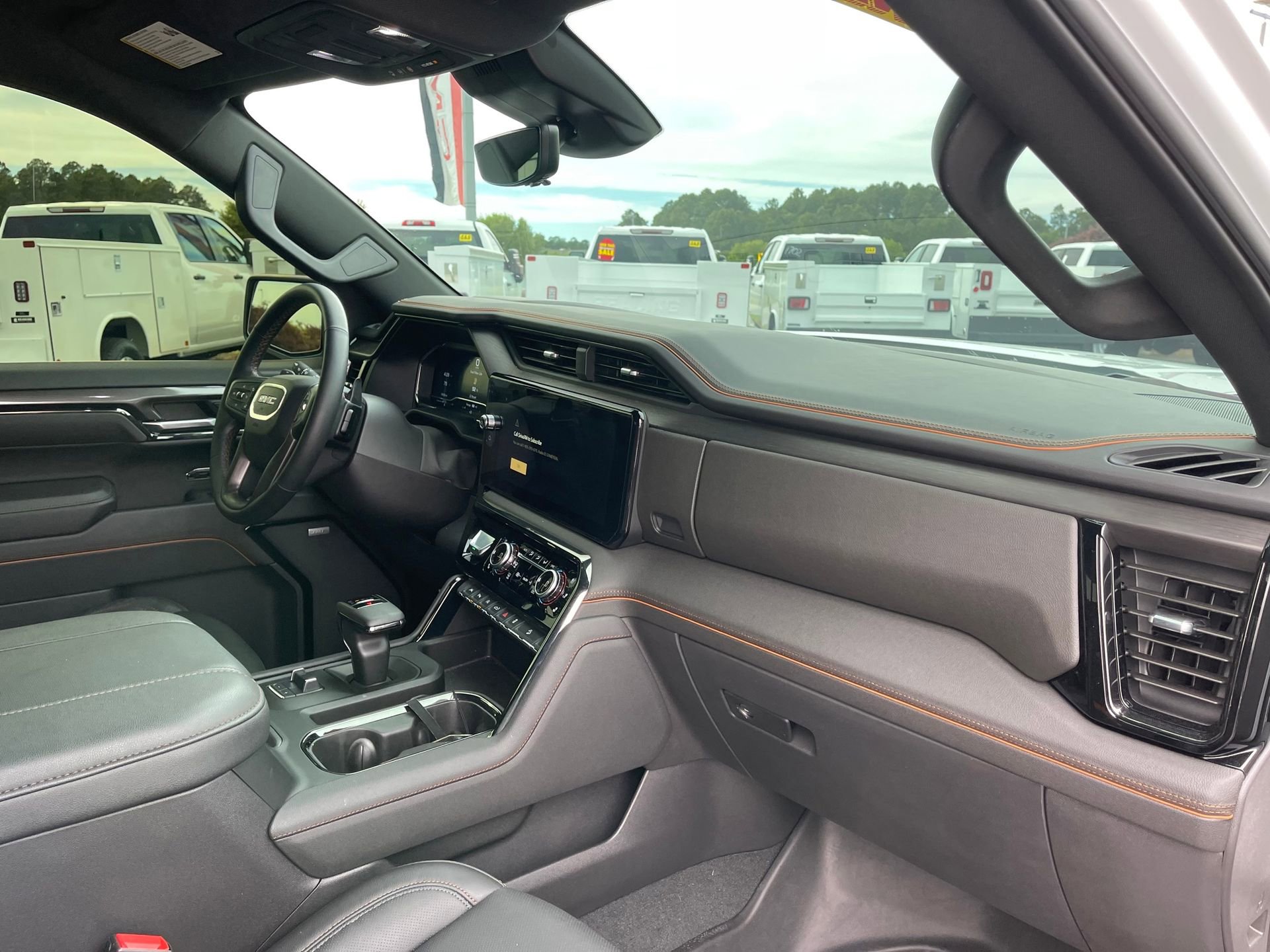 Used 2024 GMC Sierra 1500 AT4 w/ Technology Package image 28