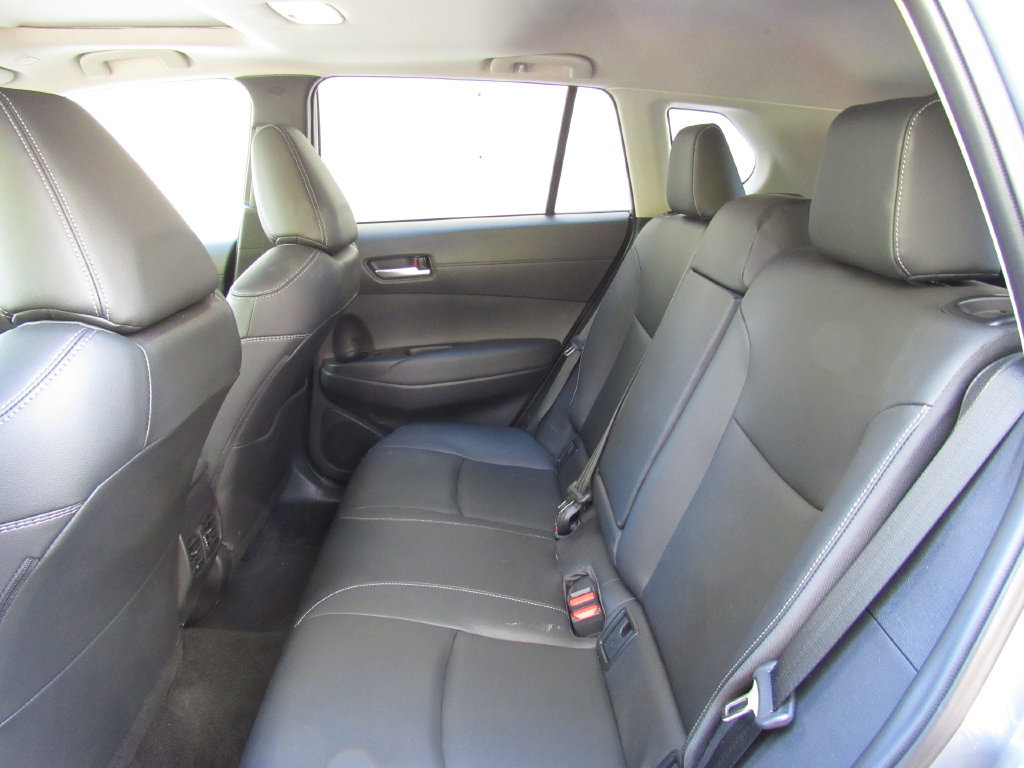 Used 2025 Toyota Corolla Cross XLE w/ Convenience Package AWD/4WD image 15