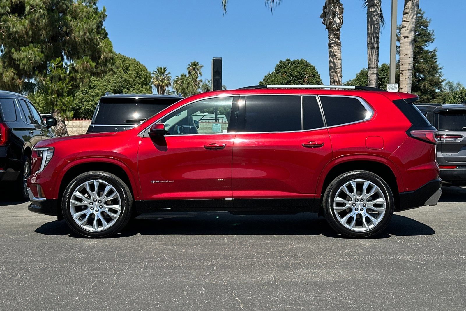 Certified 2024 GMC Acadia Denali w/ Super Cruise Package AWD/4WD image 7