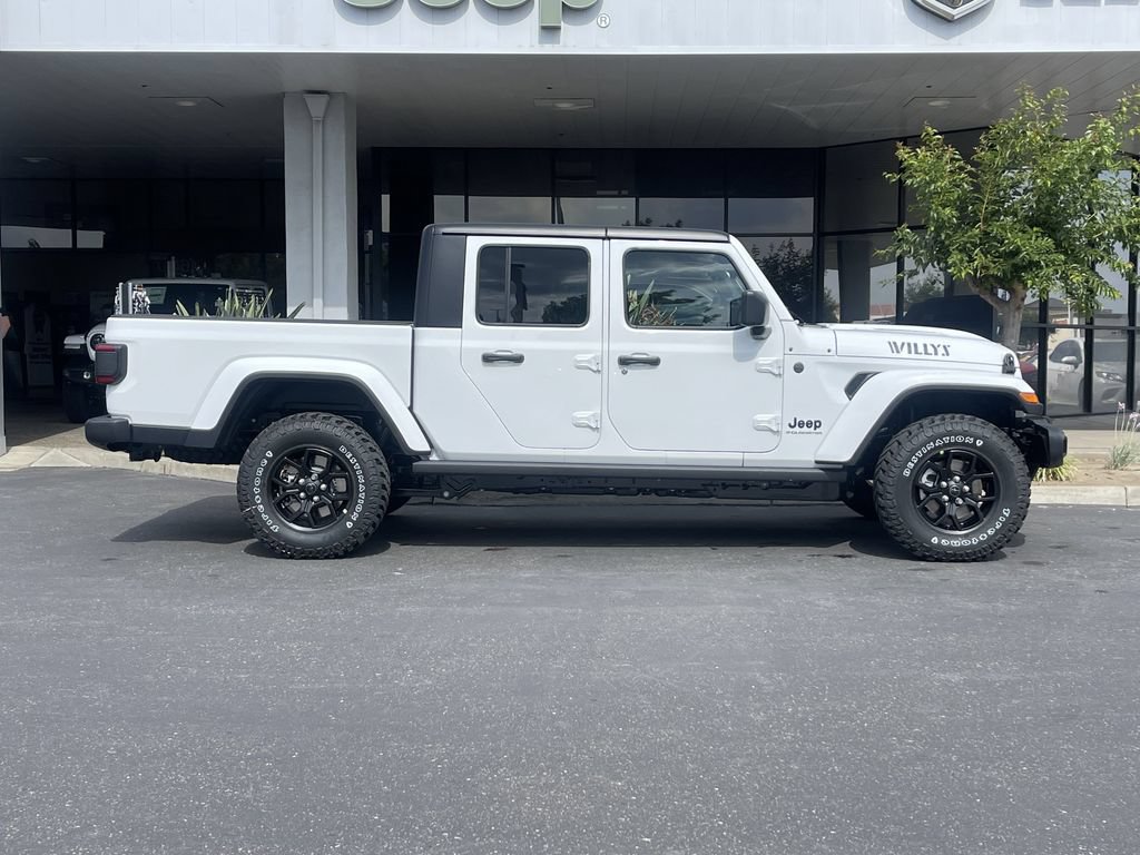 New 2026 Jeep Gladiator Sport AWD/4WD image 3