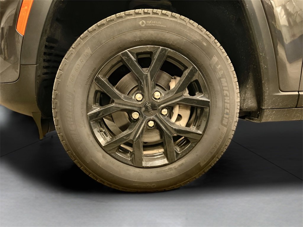 Used 2024 Jeep Grand Cherokee Altitude image 10