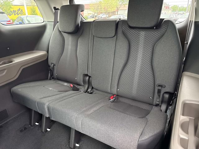 New 2026 Kia Carnival LX image 16