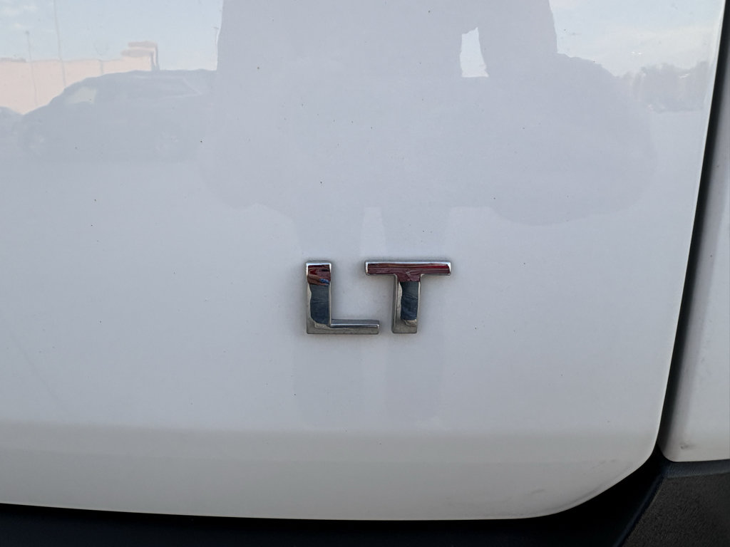 Used 2023 Chevrolet Traverse LT FWD image 33