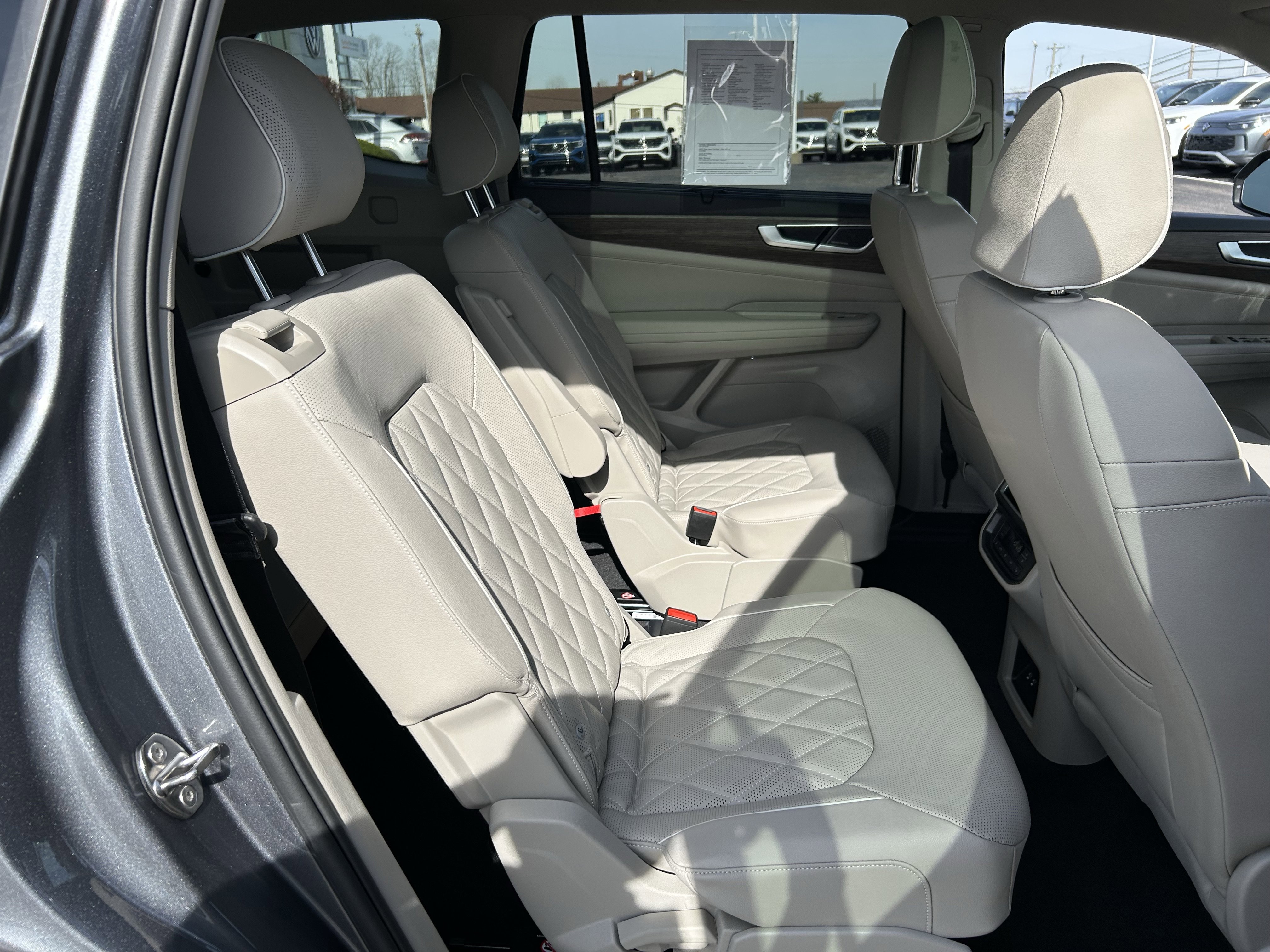 Certified 2025 Volkswagen Atlas SEL Premium R-Line image 27