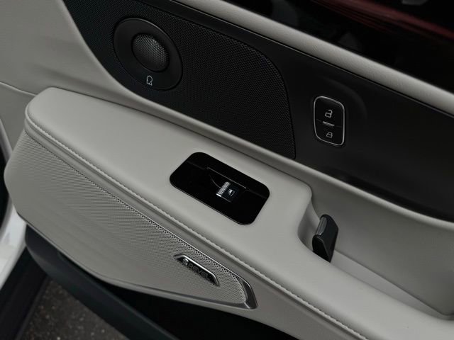 New 2026 Lincoln Nautilus Reserve w/ Jet Appearance Package image 15