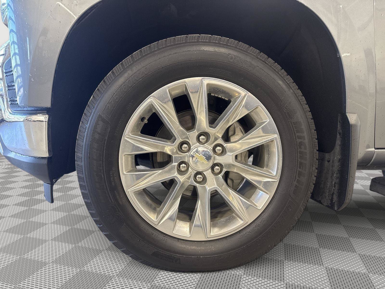 Used 2019 Chevrolet Silverado 1500 LTZ w/ LTZ Premium Package AWD/4WD image 20