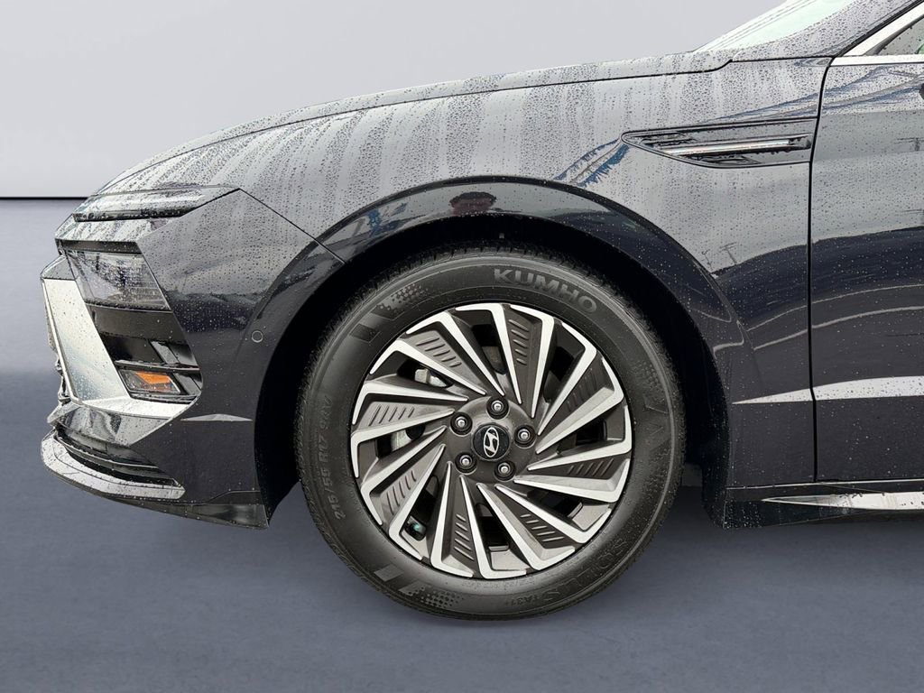 Certified 2025 Hyundai Sonata Limited FWD image 9