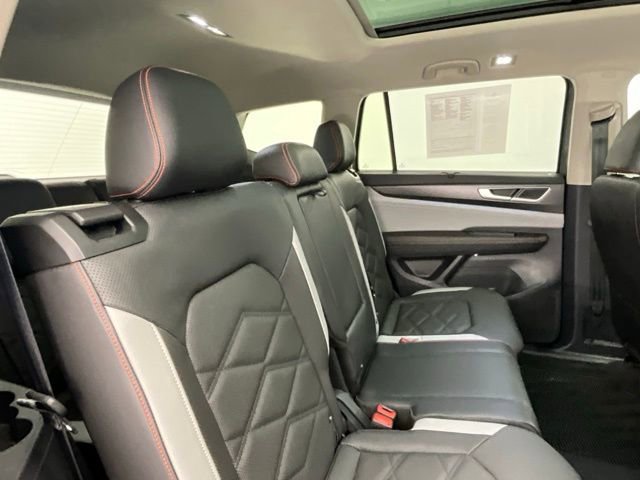 Used 2025 Volkswagen Atlas Peak Edition SE image 16
