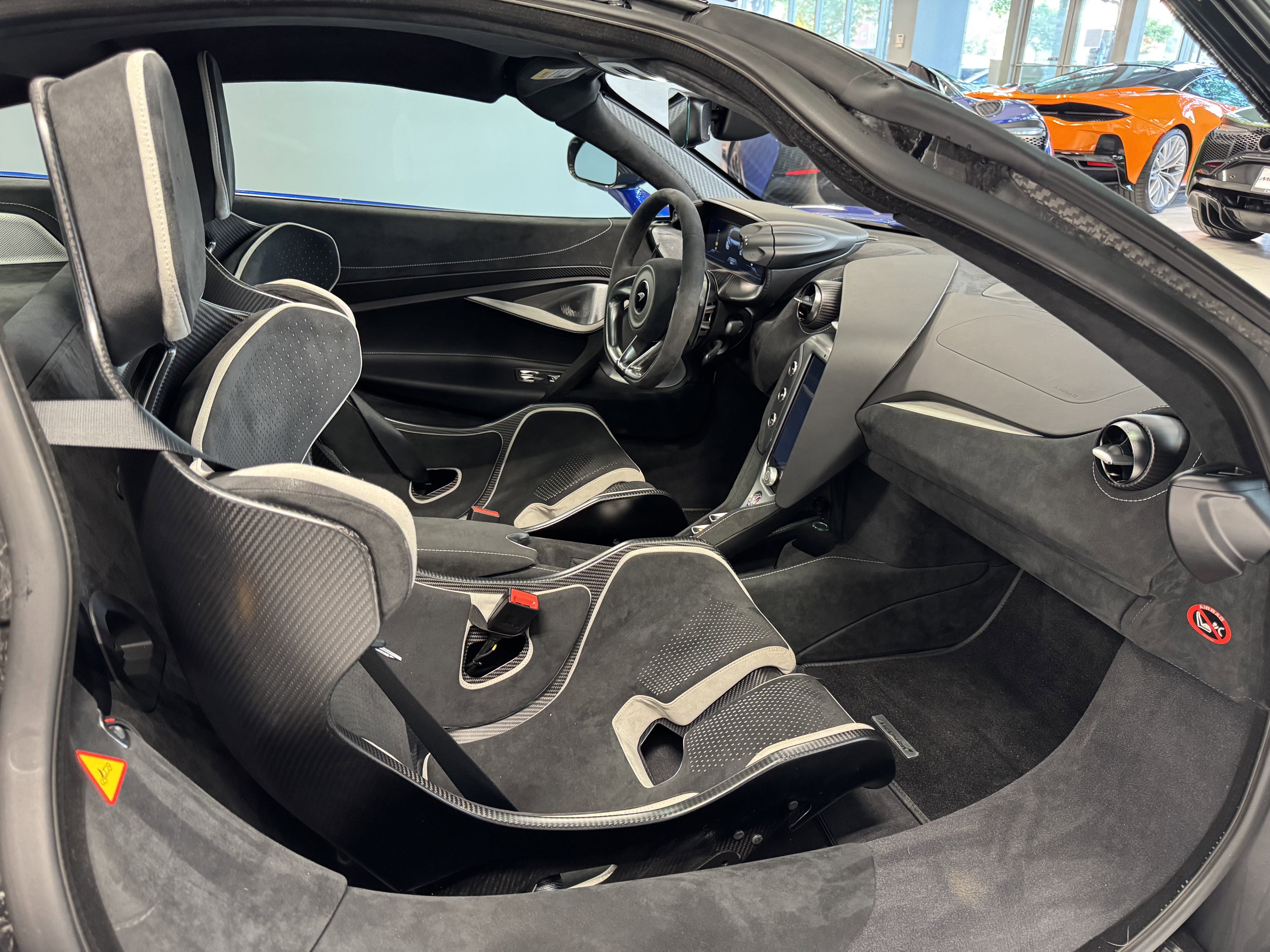 Used 2024 McLaren 750S image 17