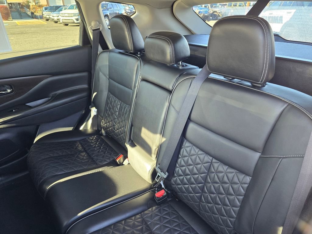Used 2019 Nissan Murano Platinum w/ Cargo Package image 17