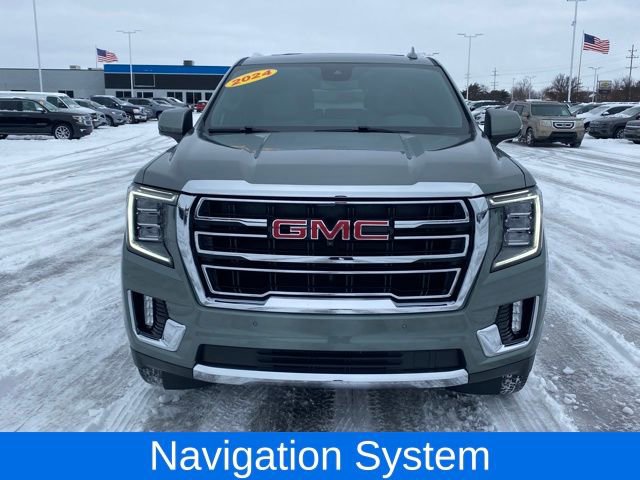 Used 2024 GMC Yukon SLT w/ SLT Luxury Package image 2