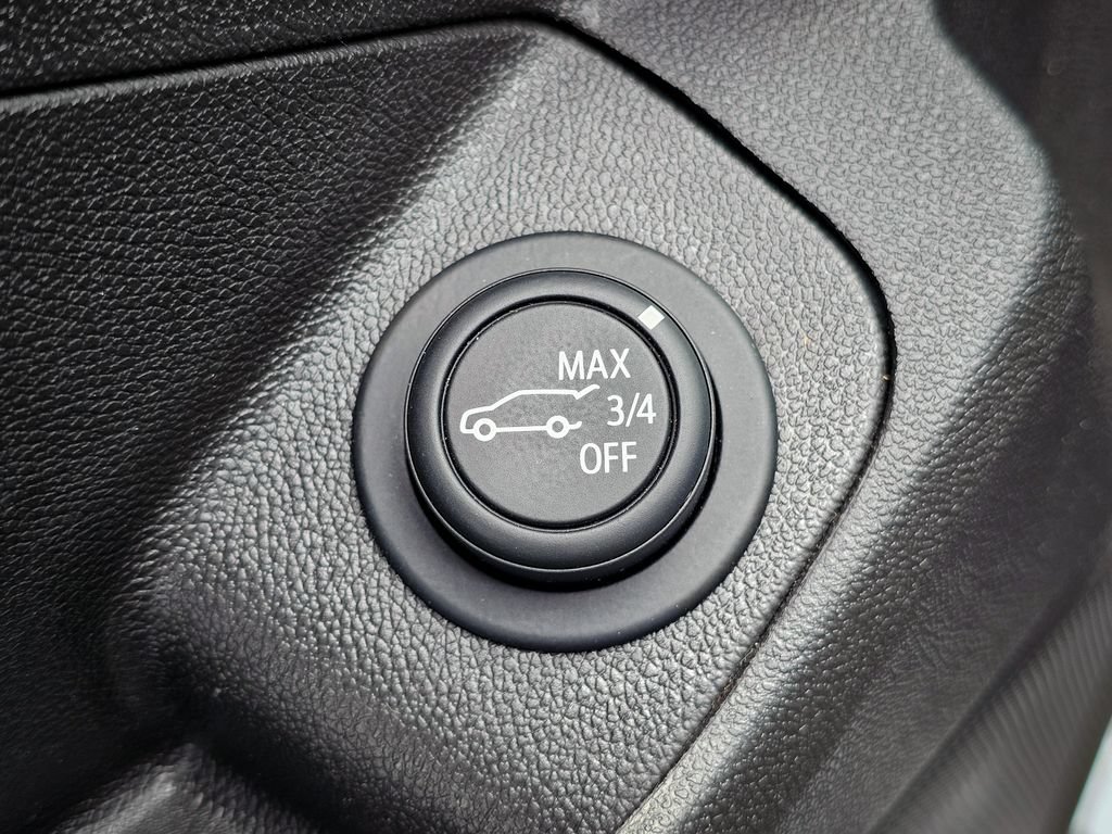 Used 2023 GMC Terrain SLT w/ Tech Package AWD/4WD image 13