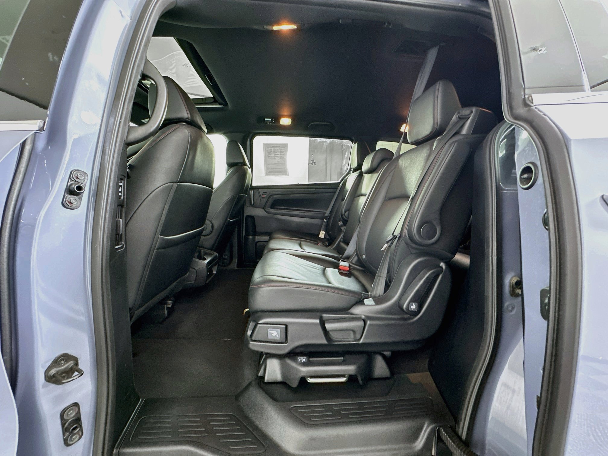 Used 2025 Honda Odyssey Sport-L image 29