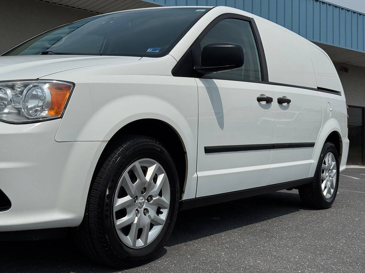 Used 2014 RAM C/V Tradesman FWD image 42