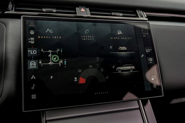 Used 2025 Land Rover Range Rover Velar S AWD/4WD image 36