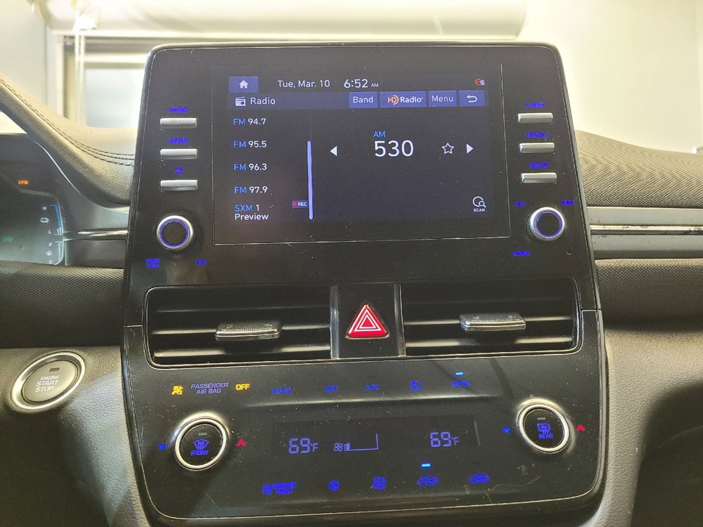 Used 2021 Hyundai Ioniq SE FWD image 25