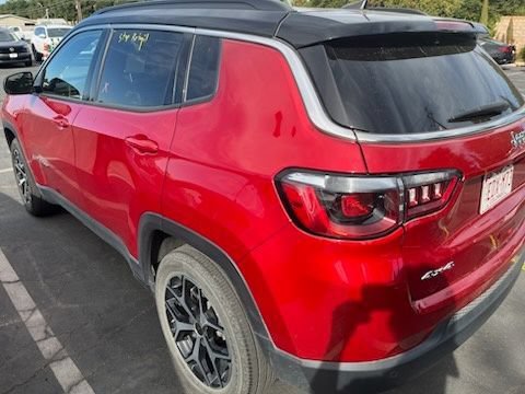 Used 2025 Jeep Compass Limited AWD/4WD image 6