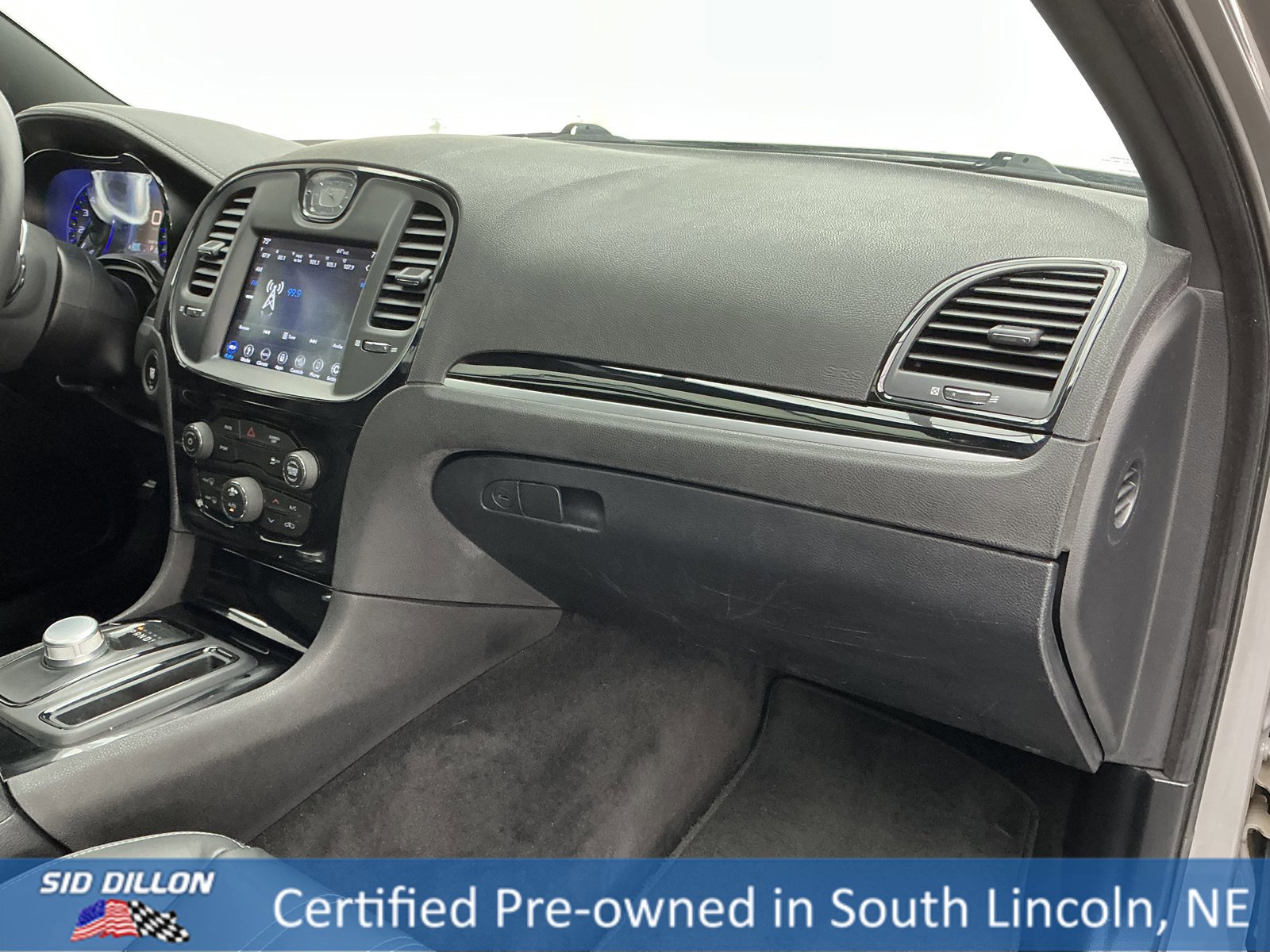 Used 2018 Chrysler 300 S image 23