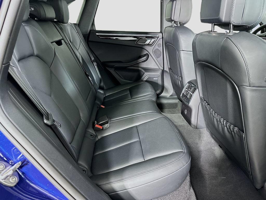 New 2025 Porsche Macan AWD/4WD image 29