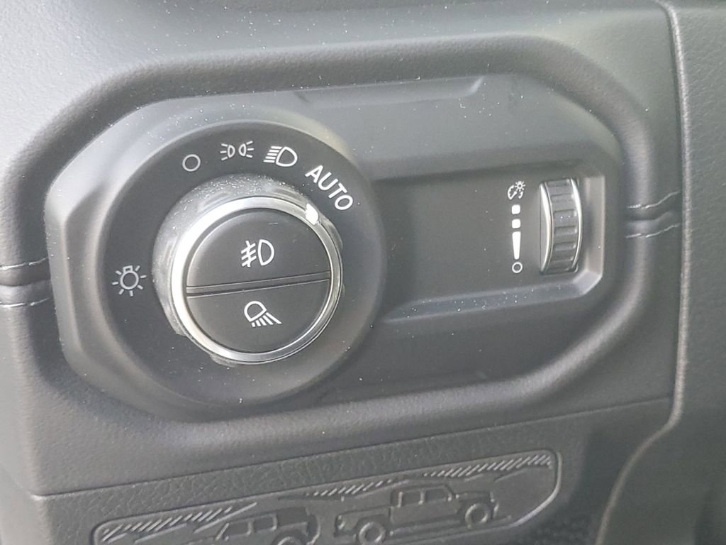 Used 2025 Jeep Gladiator Mojave AWD/4WD image 23
