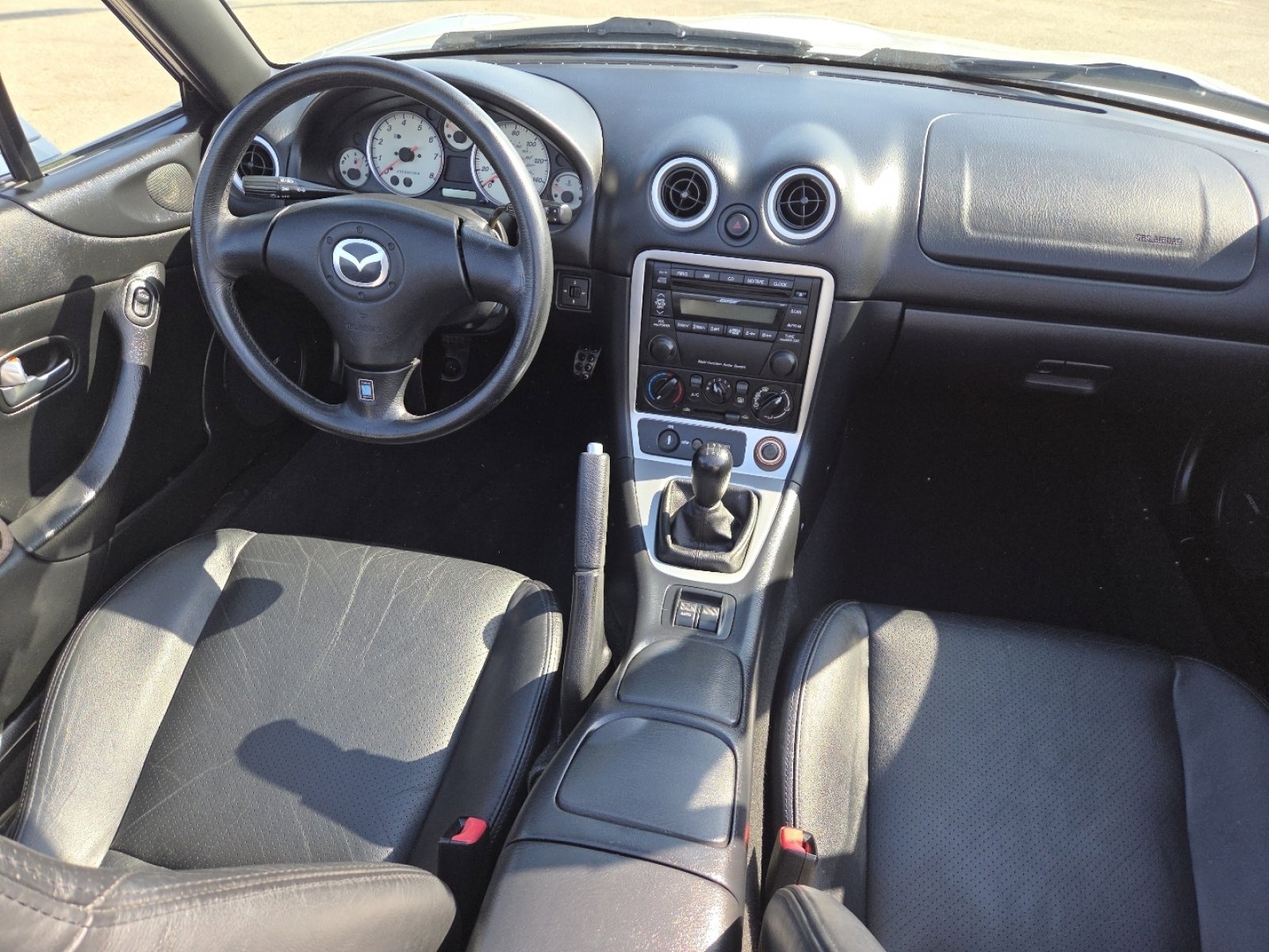 Used 2003 MAZDA MX-5 Miata image 21