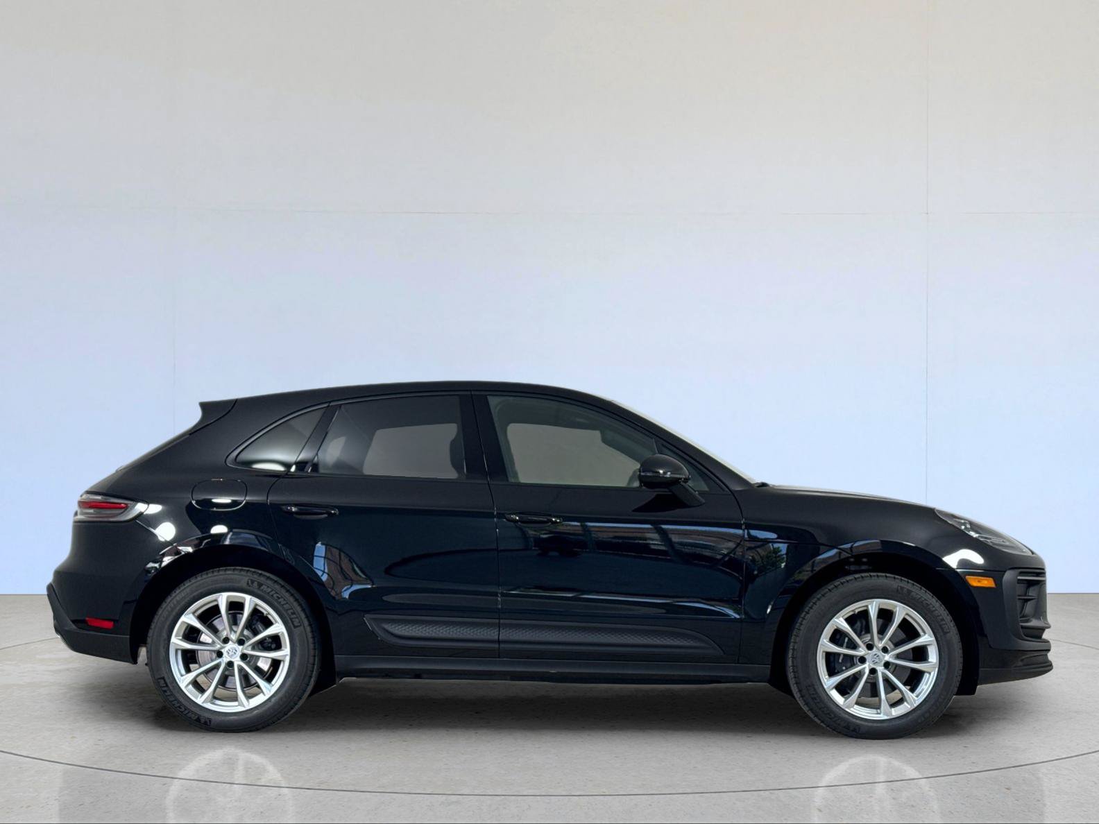 New 2026 Porsche Macan AWD/4WD image 9