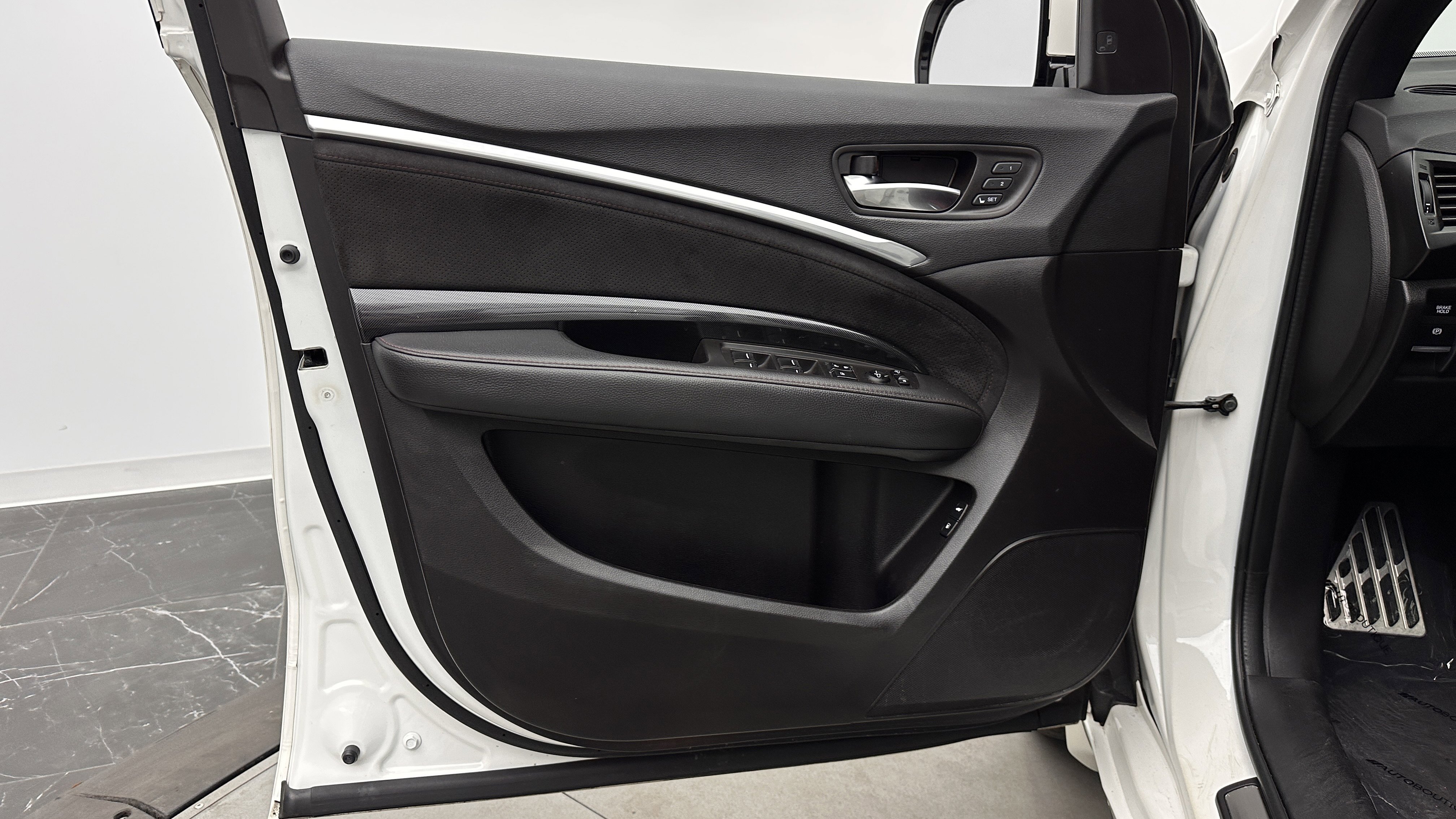 Used 2019 Acura MDX A-Spec image 11