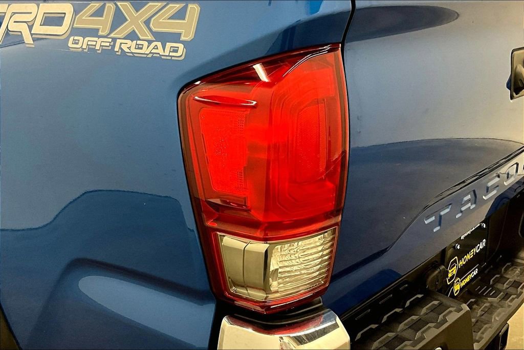 Used 2017 Toyota Tacoma TRD Off-Road w/ Tow Package AWD/4WD image 23