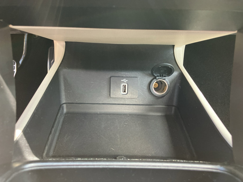 Used 2017 Ford Fusion Platinum FWD image 20