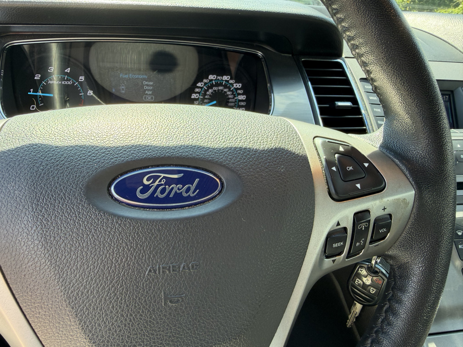 Used 2018 Ford Taurus SEL FWD image 24