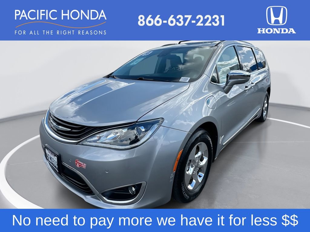 Used 2018 Chrysler Pacifica Limited w/ Advanced Safetytec Group FWD image 1