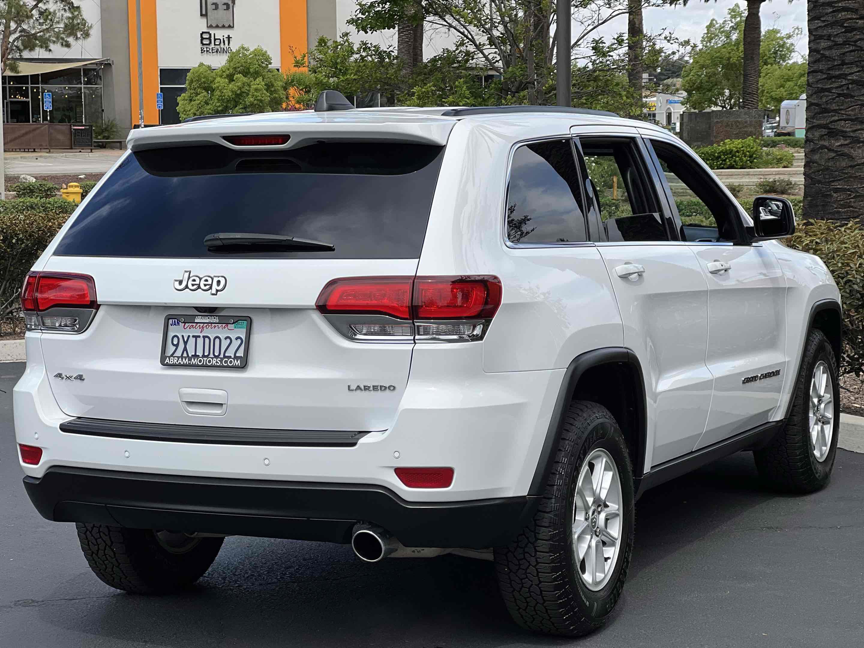 Used 2020 Jeep Grand Cherokee Laredo image 17